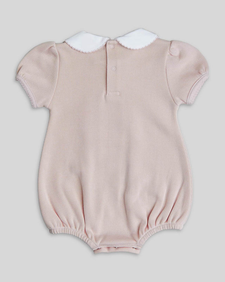Romper na cor nude para bebê menina, desenho delicado e comodo com acabados de alta calidad