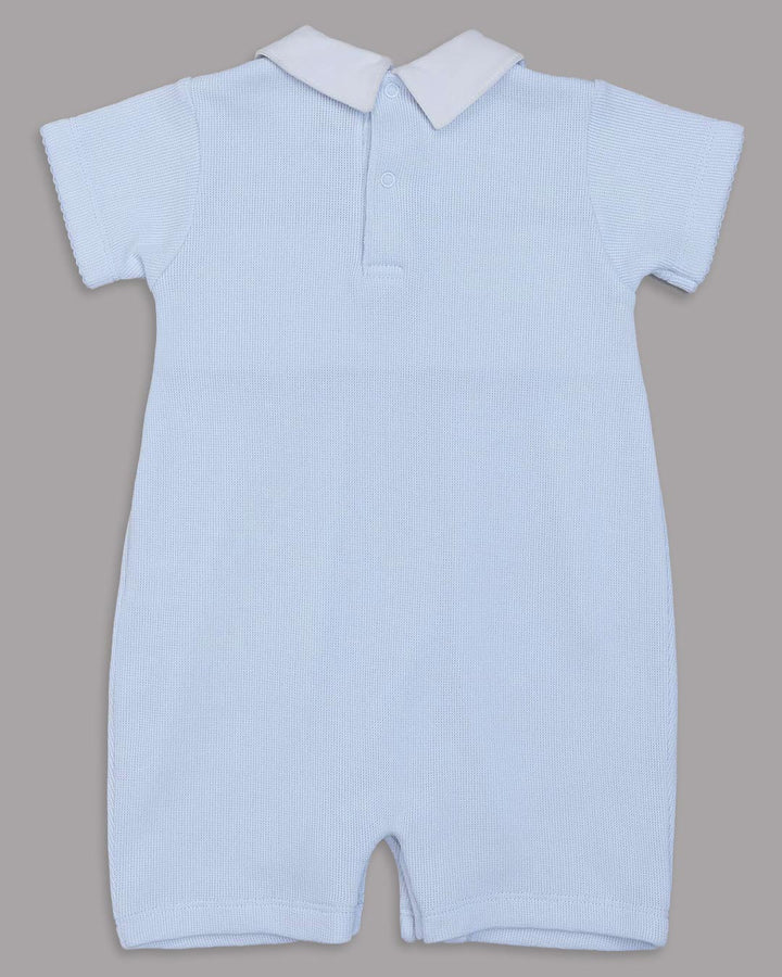 Macacão curto Alessi para bebês na cor celeste com bordado smocking inglês 