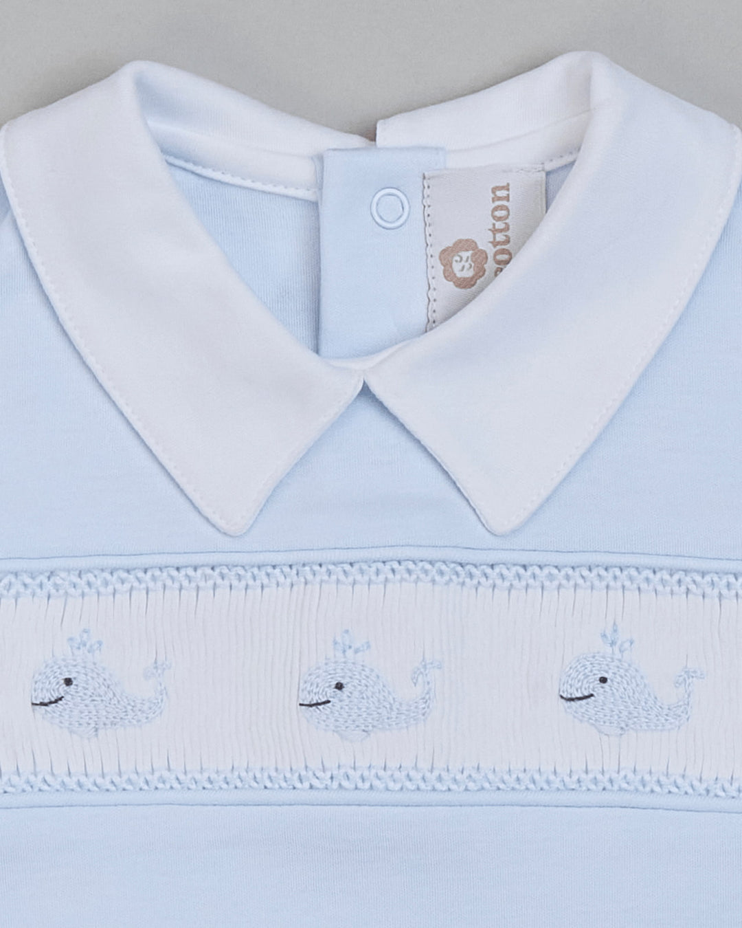 Macacão curto bordado smock pima ponto inglês Baleia - Azul Celeste