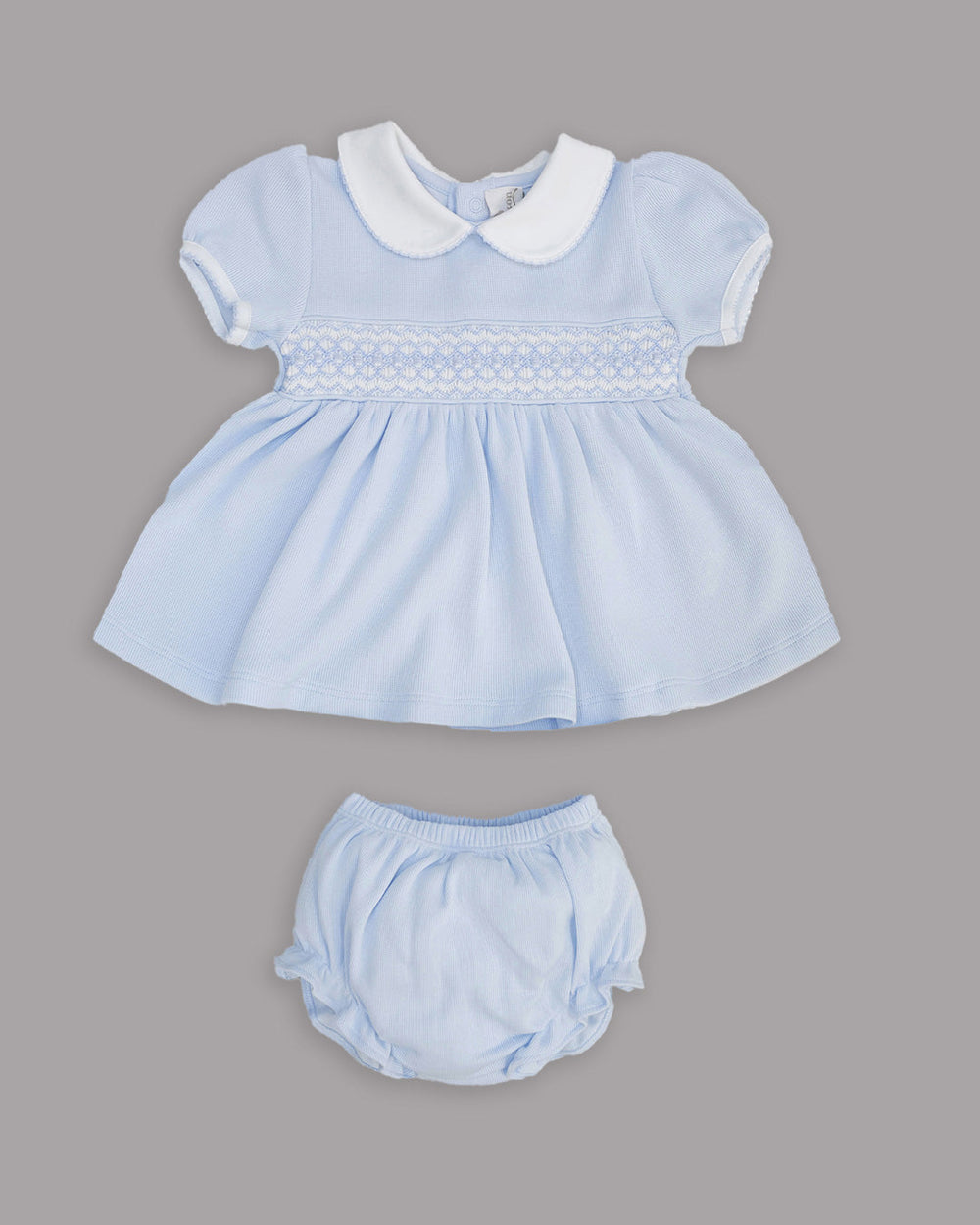 Mini Vestido Graffin para menina na cor celeste com bordado smock