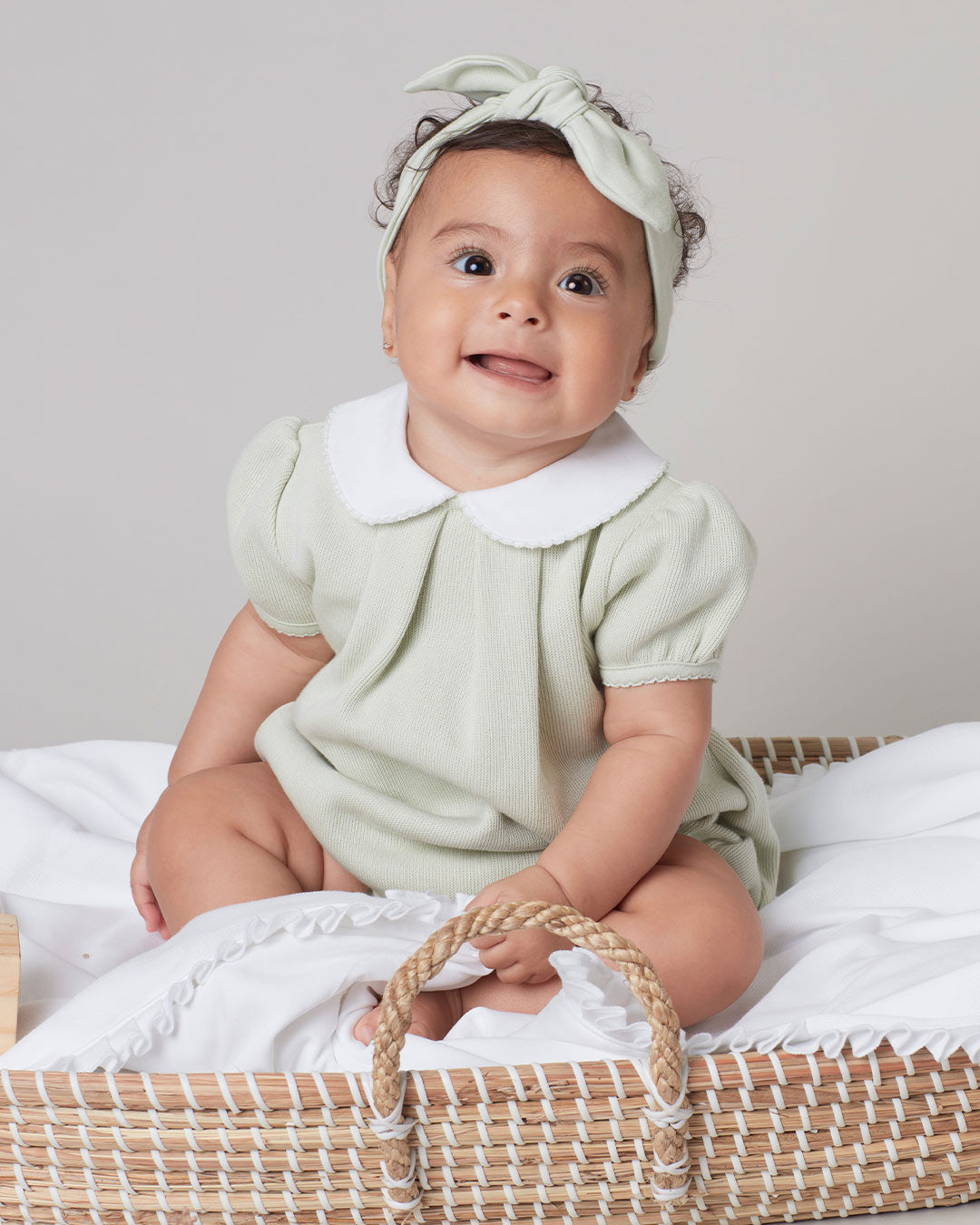 Romper pistache para bebê menina, desenho comodo e moderno, ideal para cualquier ocasion