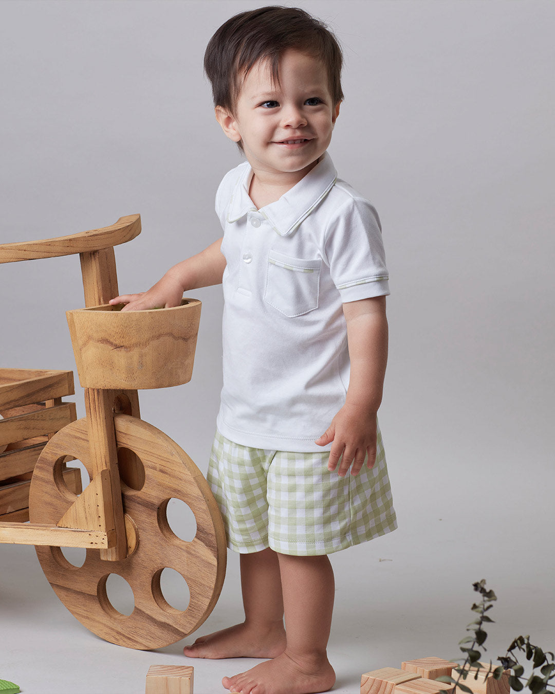 Conjunto de algodão pima para menino com short de xadrez pistache